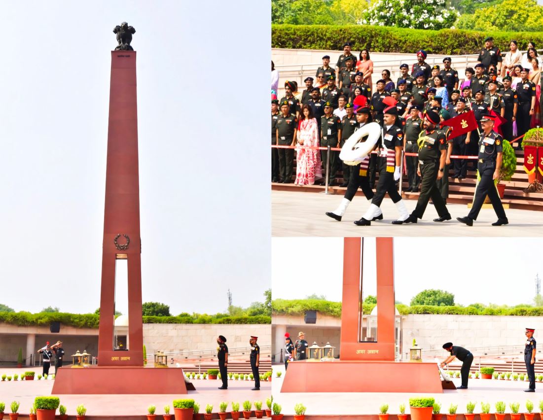 Lt Gen Manjinder Singh, PVSM, AVSM, YSM, VSM, GOC-in-C, SWC, paid homage at NWM on 18 Jun 26