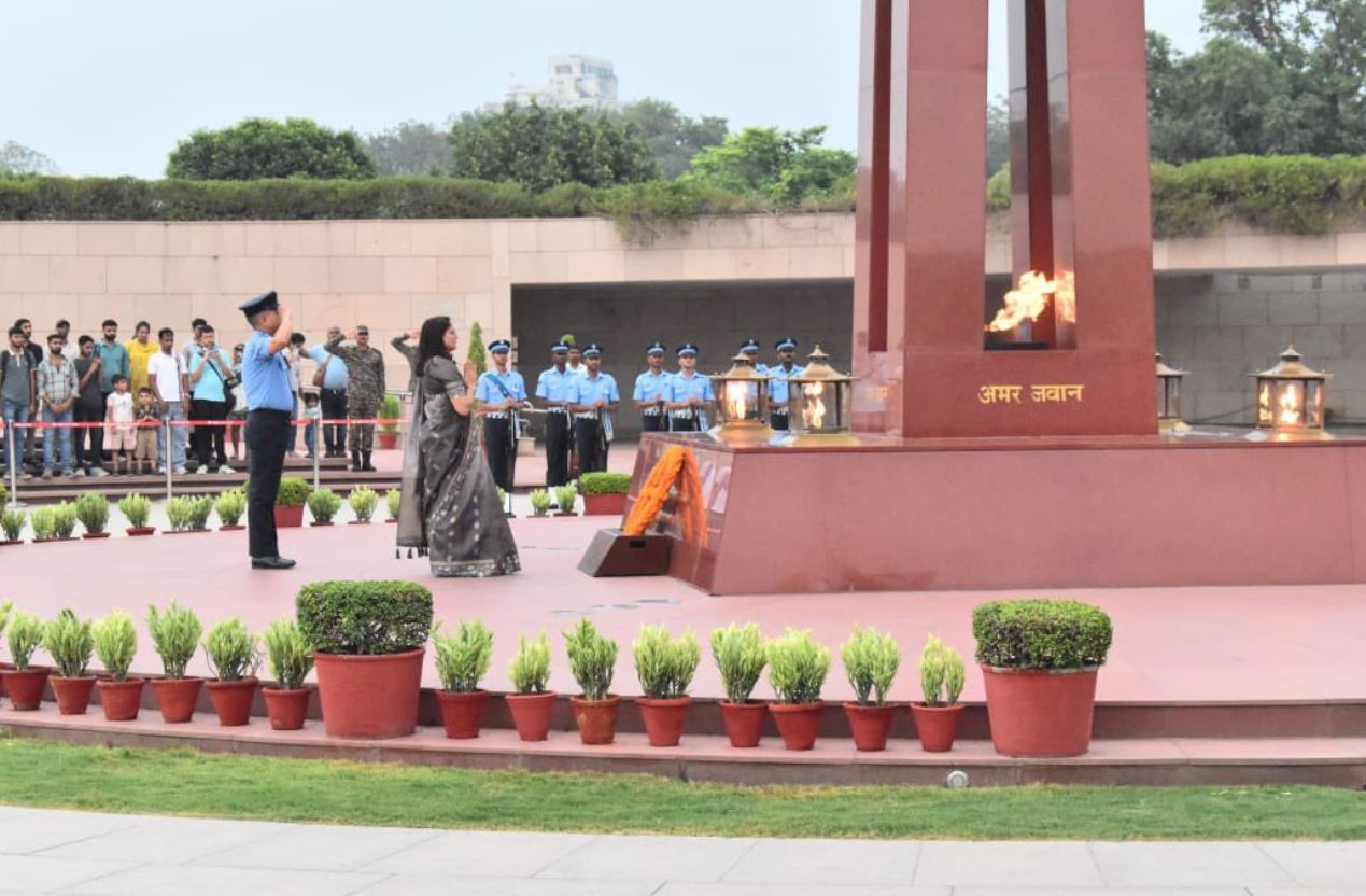 In a solemn NOK ceremony Mrs. Kiran Khanda w/o Sgt Satish Kumar, paid homage at NWM on 02 Jul 26