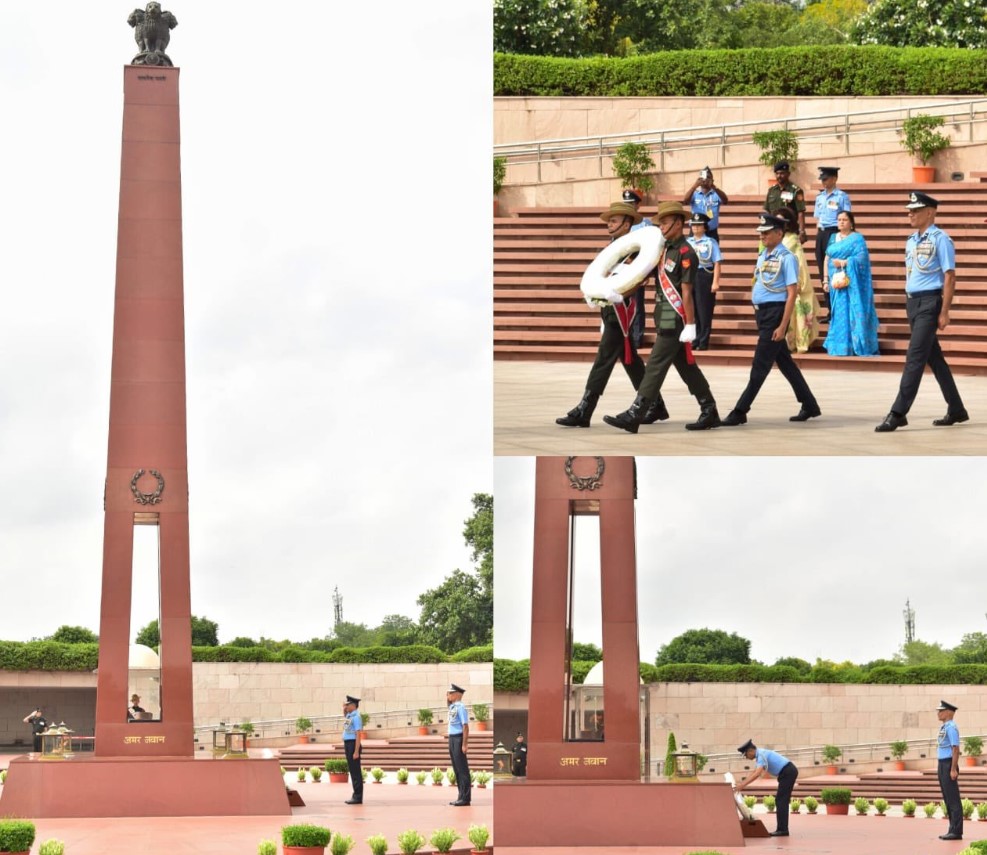 On his superannuation Air Mshl AK Bharti, SYSM, AVSM, VM, DCAS, paid homage at NWM on 31 Jul 26