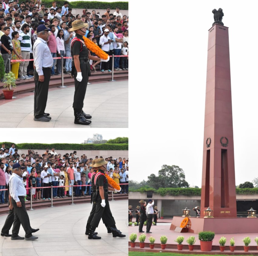 In NOK ceremony Mr Davis Edakkolathur b/o EP Verghese, Sea-1, paid homage at NWM on 01 Aug 26