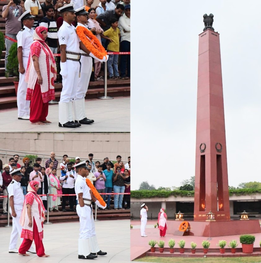In a solemn NOK ceremony Mrs Manoj Bala W/o LD Lakhi Ram, paid homage at NWM on 04 Aug 26