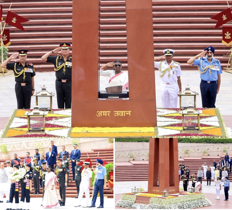 On India’s 80th Independence Day, Smt. Droupadi Murmu paid homage at NWM on 15 Aug 26