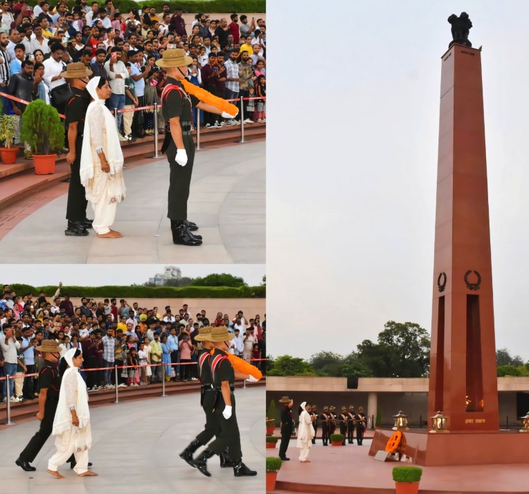 In a solemn NOK ceremony Ms Shaweena Kumari w/o Hav Kashmir Singh, paid homage at NWM on 22 Aug 26