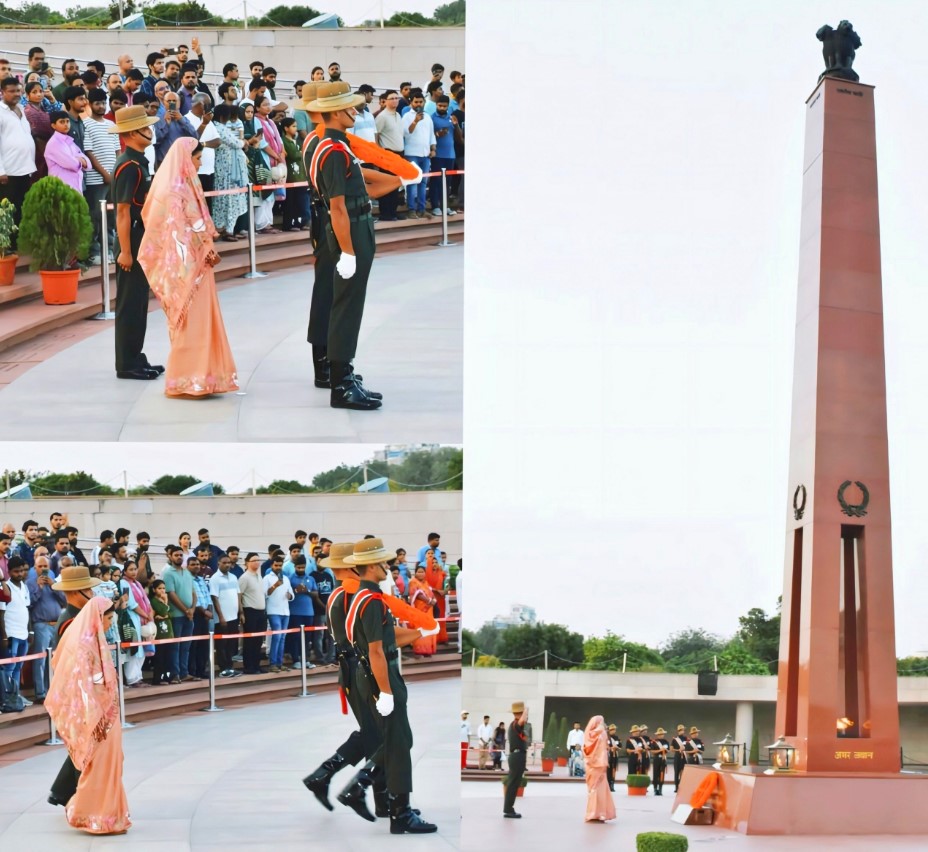 In a solemn NOK ceremony Smt Suman w/o Sub Patil Jalinder Bhimrao, paid homage at NWM on 10 Sep 26