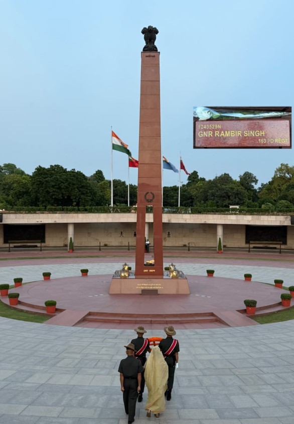 In a solemn NOK ceremony Smt. Saroj Kumari, w/o Gnr Rambir Singh, paid homage at NWM on 27 Sep 26